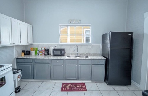 Five Points Apartment | Stunning 2BR/1BA Historic Pad Few Steps Downtown
