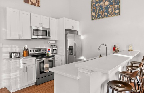 Saint Thomas Development Apartment | Stunning 2BR | Balcony | Historic Luxury