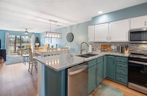 Pawleys Island Condo | Stunning 2BR Villa | 2nd Floor with Pool & 17th Hole Views