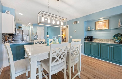 Pawleys Island Condo | Stunning 2BR Villa | 2nd Floor with Pool & 17th Hole Views