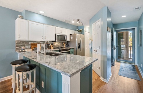 Pawleys Island Condo | Stunning 2BR Villa | 2nd Floor with Pool & 17th Hole Views