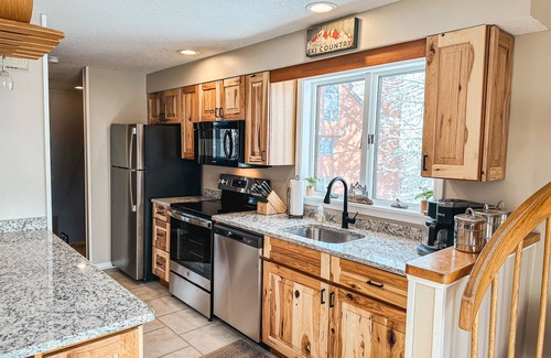 Bartlett Condo | Stunning 2BR with Mountain Views - Nordic Village
