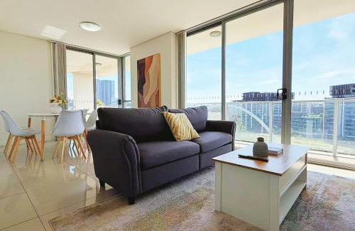 Parramatta Apartment | Stunning 2BR with River & City Views in Parramatta