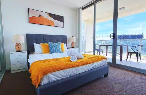 Parramatta Apartment | Stunning 2BR with River & City Views in Parramatta