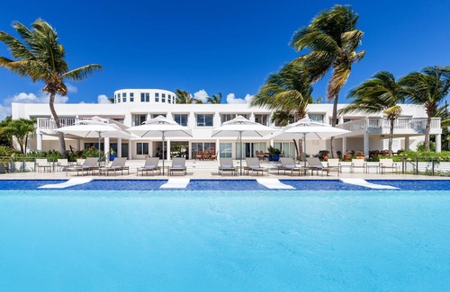 Little Harbour Villa | Stunning 3 Acre Estate with beach, pool + jacuzzi