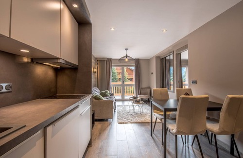 Meribel Apartment | Stunning 3* Apartment with Parking: Plateau Rond-Point des Pistes