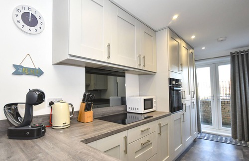 Amble House | Stunning 3 bed 2 bath cottage yards from the beach sleeps 6-8 pet friendly