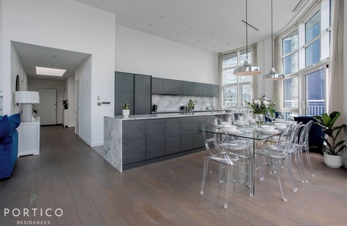 Sands End Apartment | Stunning 3-bed penthouse with breath-taking direct river views in Battersea.