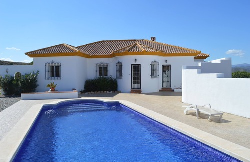 Locaiba Ski Chalet | Stunning 3 bed Villa with large swimming pool, walking distance to Albox