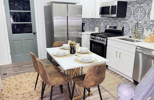 Coral Hills Bed & Breakfast | Stunning 3-bedroom stay on DC Edge