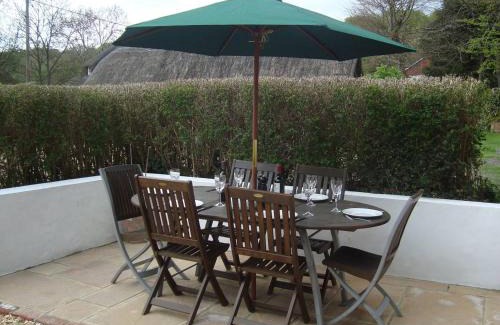Enford House | Stunning 3 bedroom 3 bath self catering cottage nr Stonehenge, Longleat, Avebury and Bath