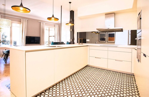 Recoletos Apartment | Stunning 3 bedroom apartment next to the Retreat