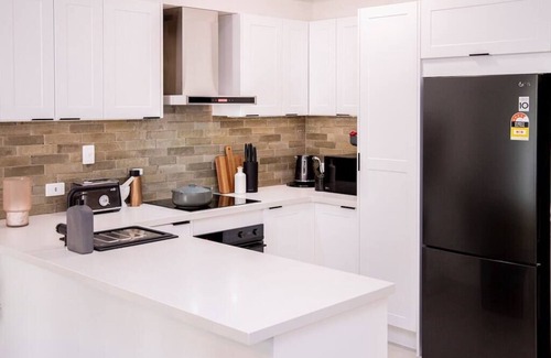 West Perth House | Stunning 3-Bedroom Northbridge Townhouse + Parking