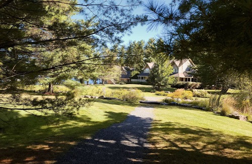Port Carling Resort | Stunning 3 bedroom cottage on Lake Joseph. Web site is: muskokanonlakejoseph.com