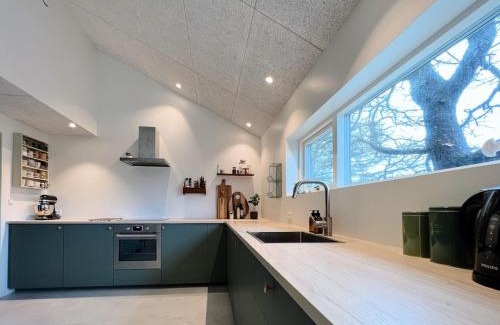 Tvoroyri Villa | Stunning 3 Bedroom Family Friendly Retreat