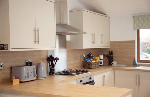 Wilberfoss Apartment | Stunning 3 Bedroom Lodge With Hot Tub in York