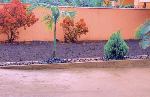 Limbe House | Stunning 3-bedrooms Guesthouse in Limbe Cameroon