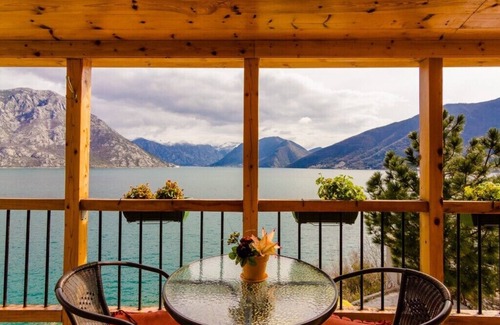 Strp House | Stunning 3 bedrooms house over looking Perast islands