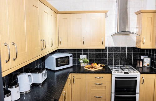 Dudley House | Stunning 3Bedroom Home Ideal for Long & Short Stay