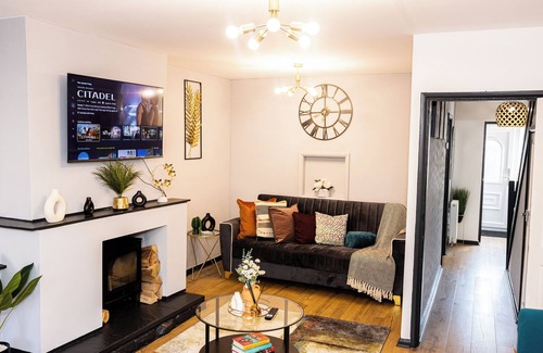 Dudley House | Stunning 3Bedroom Home Ideal for Long & Short Stay