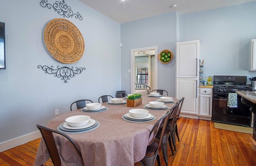 Near East Side Cottage | Stunning 3br/2ba Haven in Downtown's Heart