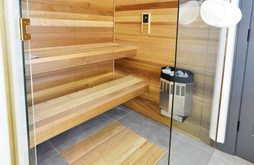 Alcona House | Stunning 3BR Lakefront Cottage Sauna Fireplace