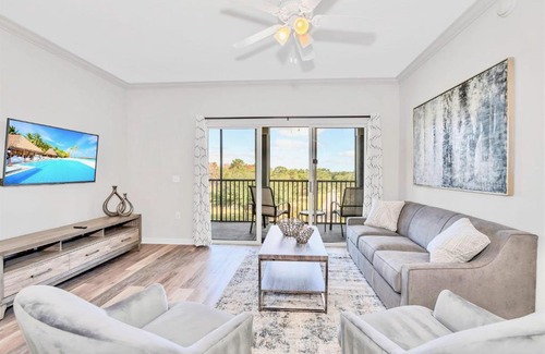 West Kissimmee House | Stunning 3BR Near Disney - with Pool & Hot Tub