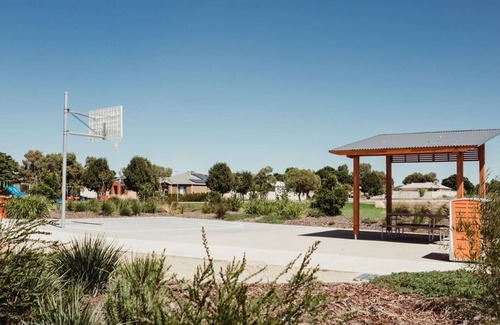 Shepparton South House | Stunning 3BR Shepparton Home