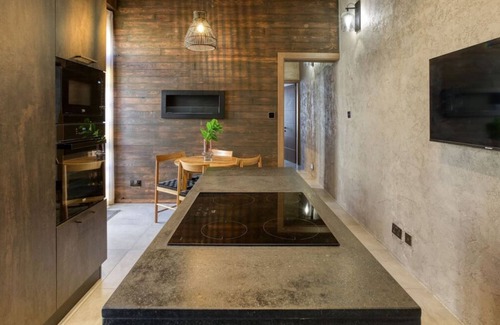 Paola House | Stunning 3BR Townhouse with Private Rooftop Access