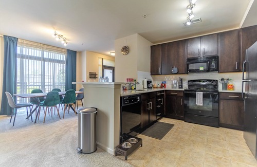 Arlington House | Stunning 3BR Townhome Near DC/Boeing Park/Airport