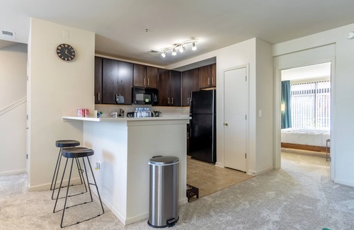 Arlington House | Stunning 3BR Townhome Near DC/Boeing Park/Airport