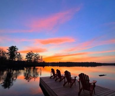 Gravenhurst House | Stunning 3br Waterfront Lake Cottage Hottub&sauna