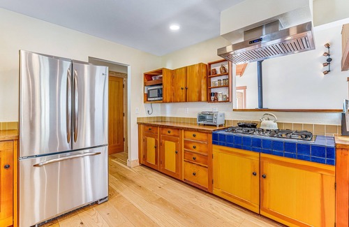 Little River House | Stunning 3BR with ridge top views, trails, & hot tub on 10 acre property