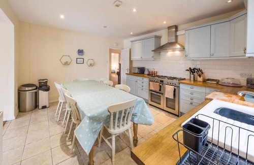 Chacombe House | Stunning 4 BD Bungalow Banbury Northamptonshire