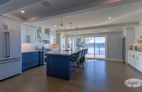 Orillia Cottage | Stunning 4 bed, 4 bath, 4 season Lakehouse! Lake Simcoe - Minutes from Orillia!