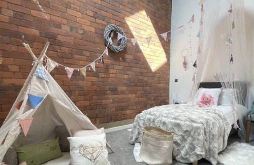 Bradford Apartment | Stunning 4 bed Apt in the heart of Bradford