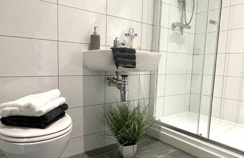 Bradford Apartment | Stunning 4 bed Apt in the heart of Bradford