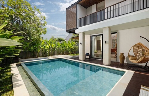 Batubelig Villa | Stunning, 4 Bedroom Villa near Petitenget Beach