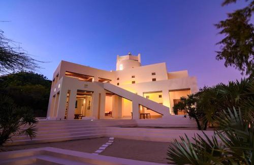 Lamu House | Stunning 4-bed Shela Villa with Panoramic Views