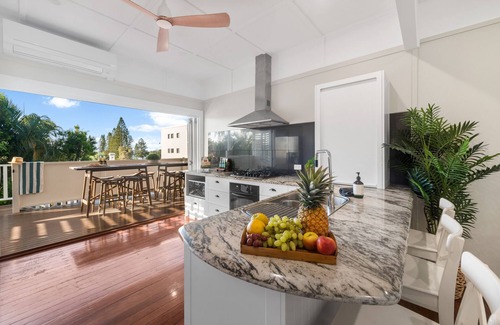 Dicky Beach House | Stunning 4 Bedroom Beach House - Dicky Beach