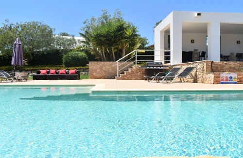 Porto de Mos Villa | Stunning 4 Bedroom Detached Villa with Private Pool located in Lagos