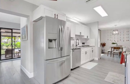 Sandalfoot Cove House | Stunning 4-Bedroom House with Private Saltwater Pool in Sunny South Florida