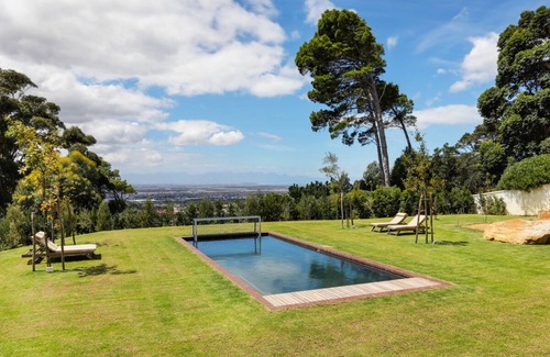 Steenberg Estate House | Stunning 4 bedroom home with amazing views
