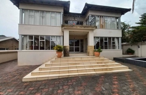 KwaDukuza House | Stunning 4-bedroom house in wonderful Stanger Manor with WiFi, AC
