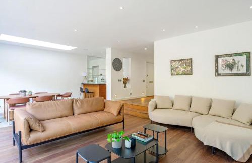 Holland Park Apartment | Stunning 4 Bedroom home in Holland Park