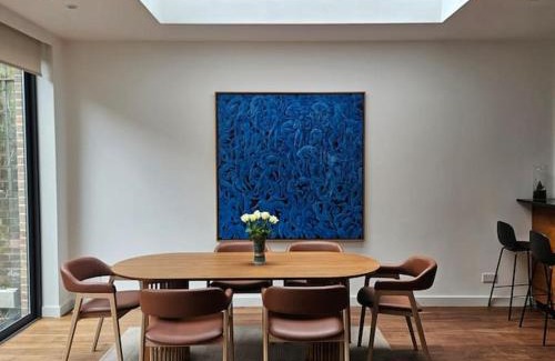 Holland Park Apartment | Stunning 4 Bedroom home in Holland Park