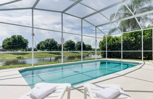 Bridgewater Crossing Villa | Stunning 4 bedroom pool villa set on a tranquil lake just minutes from Disney