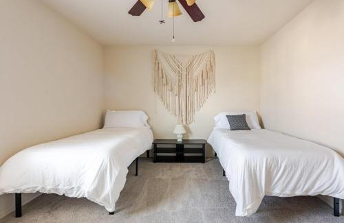 Buda House | Stunning 4-Bedroom Spacious 2-Story Home