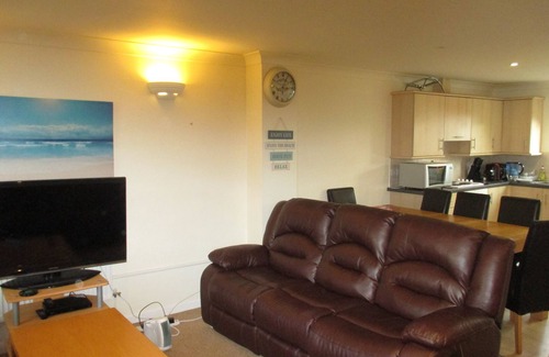 Saint Columb Major Villa | Stunning 4 Bedroomed Villa Located on Atlantic Reach, Newquay With Wifi