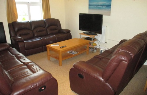 Saint Columb Major Villa | Stunning 4 Bedroomed Villa Located on Atlantic Reach, Newquay With Wifi